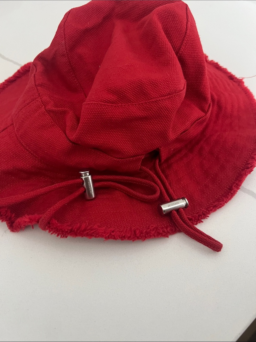 Jacquemus Bright Red Frayed-Brim Bucket Hat - Picture 5 of 5